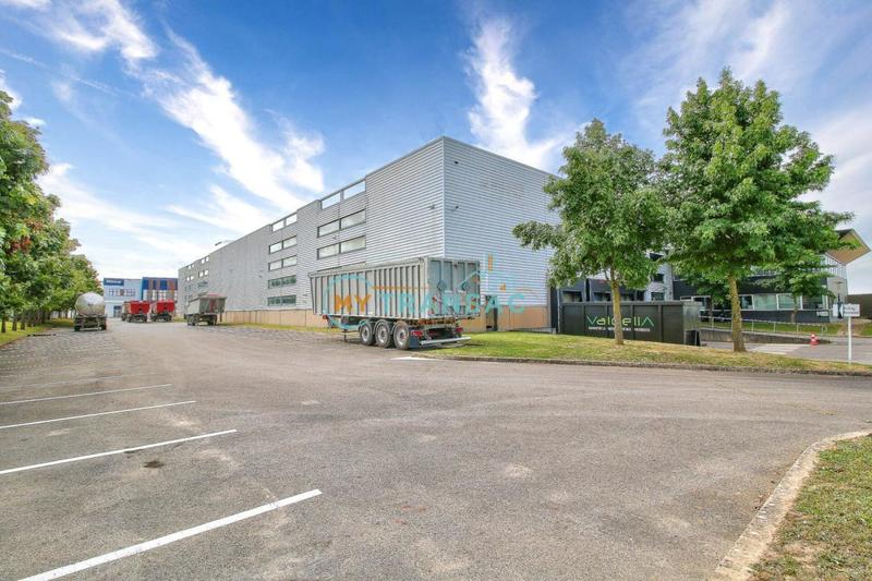 Local d'activité / Entrepôt - 6 734 m²