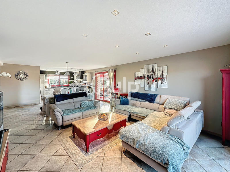 Demeure - 260 m² - 8 pièces