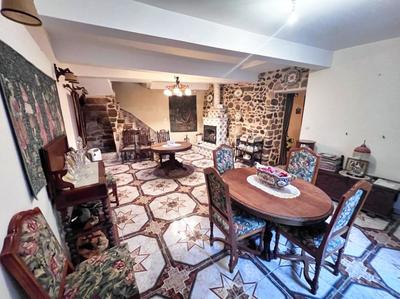 Maison de village - 208 m² - 9 pièces