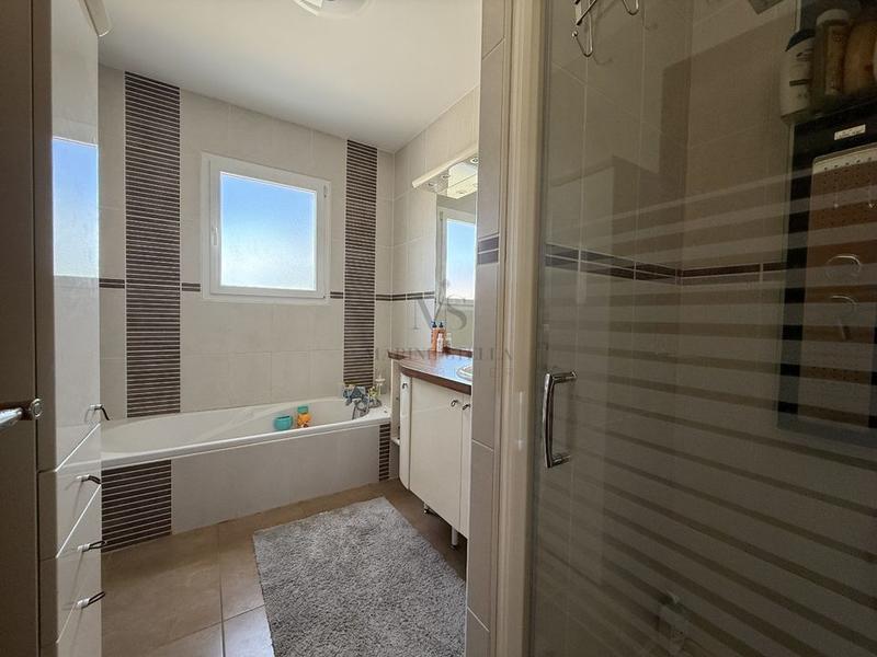 Villa - 188 m² - 6 pièces