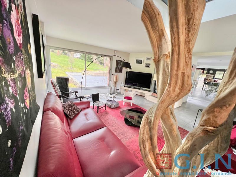 Propriété - 215 m² - 8 pièces