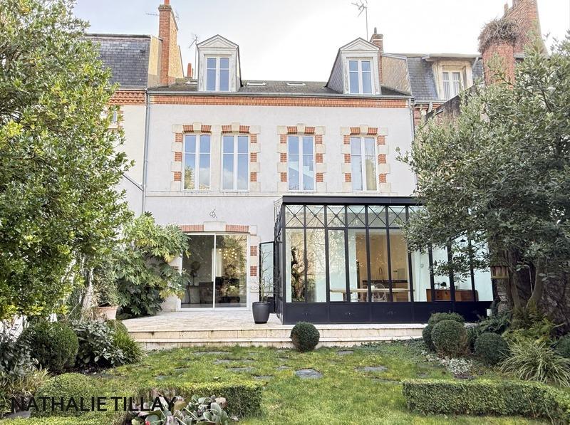 Maison bourgeoise - 220 m² - 9 pièces