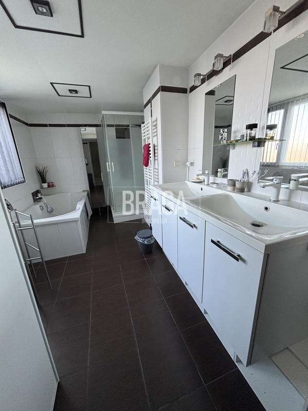 Maison - 131 m² - 4 pièces