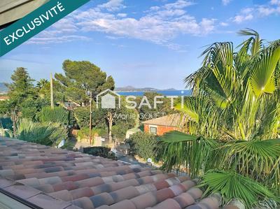 Maison - 237 m² - 8 pièces