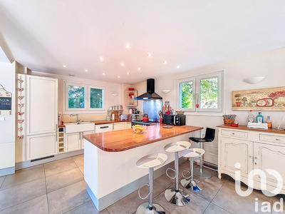 Maison - 258 m² - 9 pièces