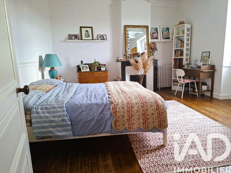 Maison - 181 m² - 11 pièces