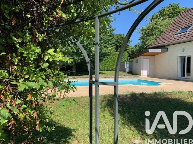 Maison - 180 m² - 9 pièces