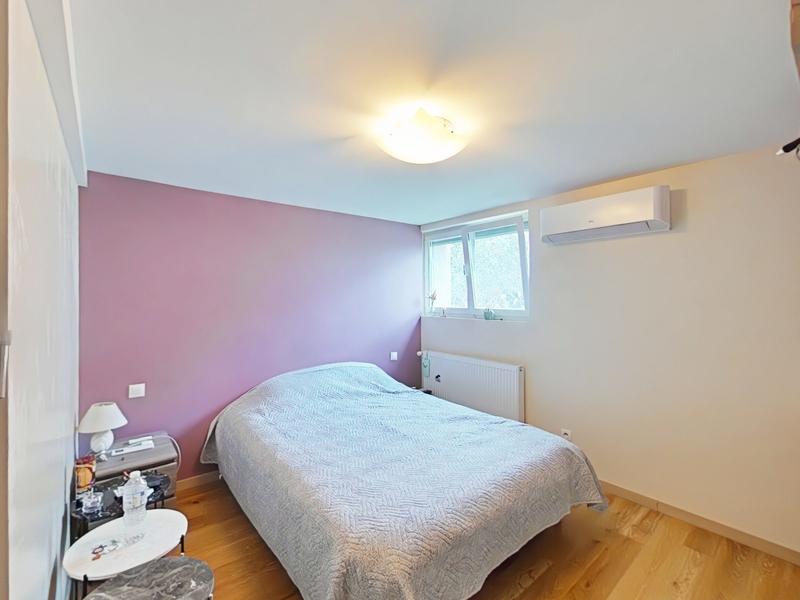 Maison - 245 m² - 10 pièces