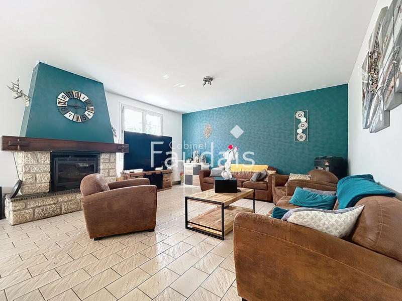 Maison - 233 m² - 10 pièces