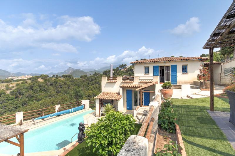 Maison - 170 m² - 7 pièces