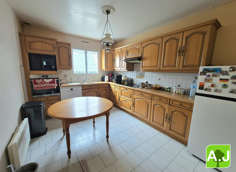 Maison - 102 m² - 5 pièces