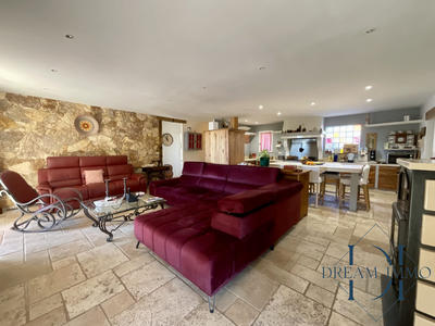 Maison - 141 m² - 5 pièces