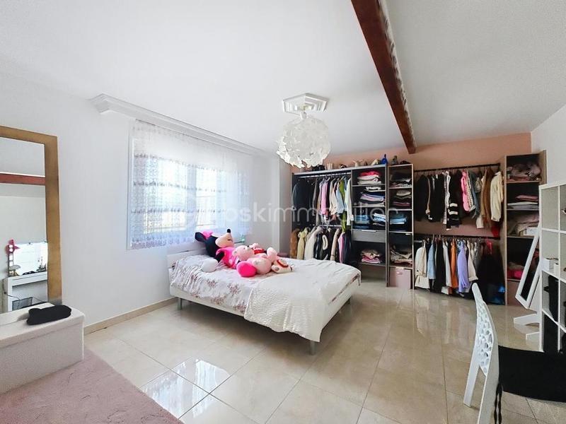 Maison - 280 m² - 7 pièces