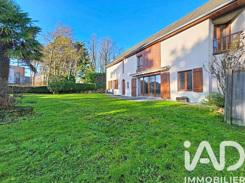 Maison - 250 m² - 8 pièces