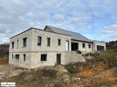 Villa - 278 m² - 2 pièces