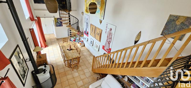 Maison - 250 m² - 10 pièces