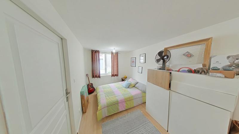Loft - 121 m² - 5 pièces
