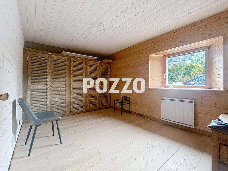 Maison - 202 m² - 7 pièces