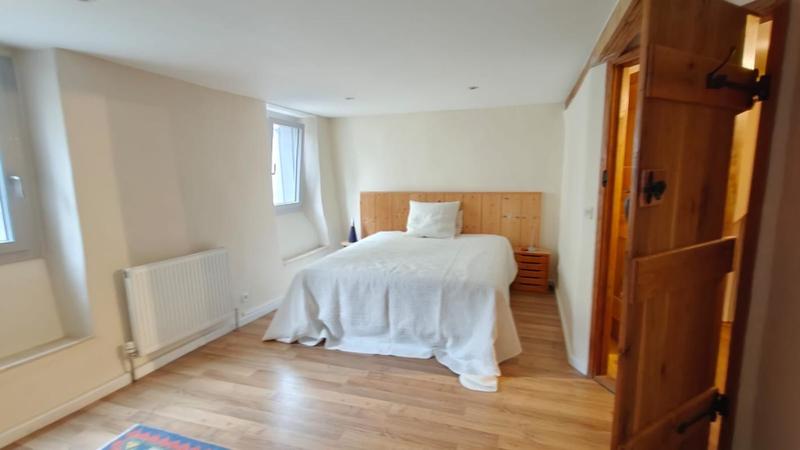 Maison - 205 m² - 5 pièces