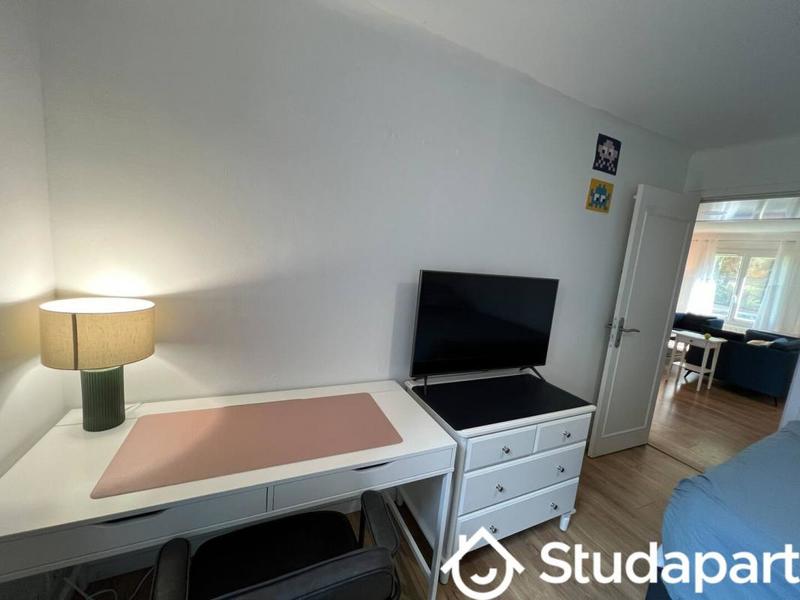 Chambre - 10 m² - 1 pièce