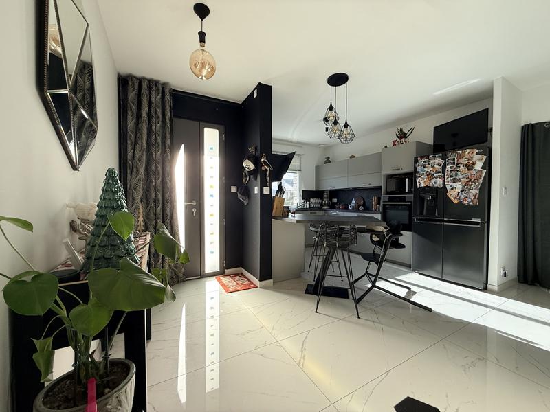 Maison traditionnelle - 166 m² - 9 pièces