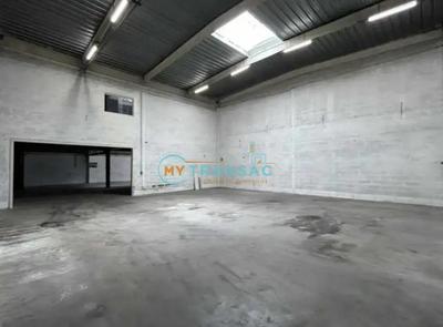 Local d'activité / Entrepôt - 582 m²