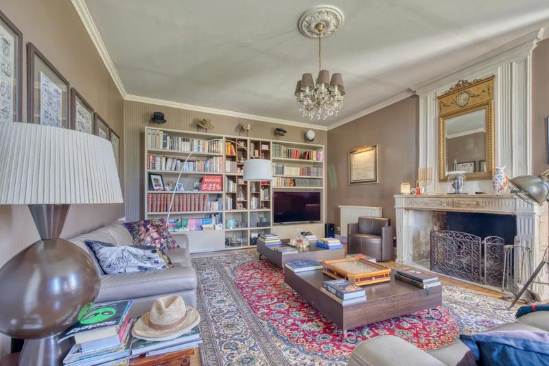 Maison - 400 m² - 11 pièces