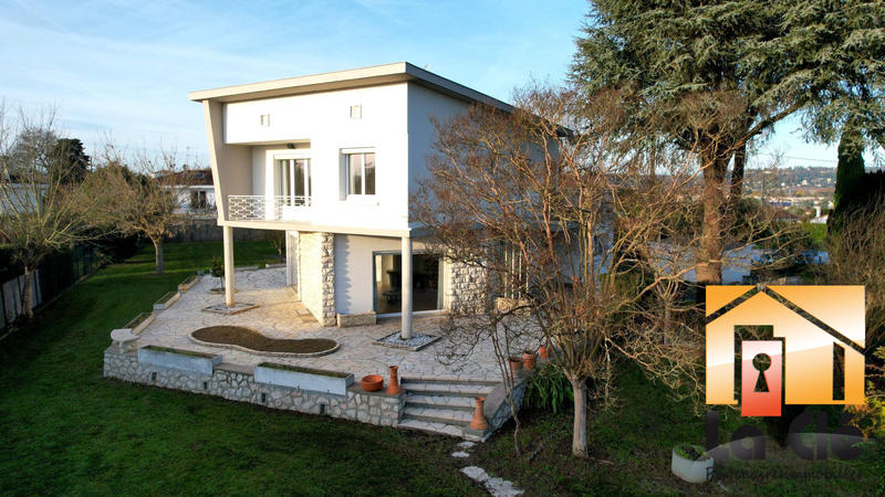 Maison - 152 m² - 6 pièces