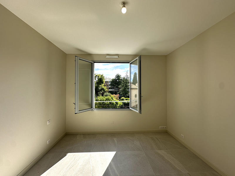 Appartement - 240 m² - 8 pièces