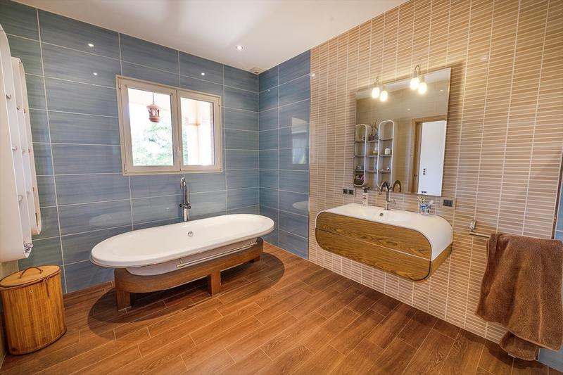 Maison - 397 m² - 8 pièces