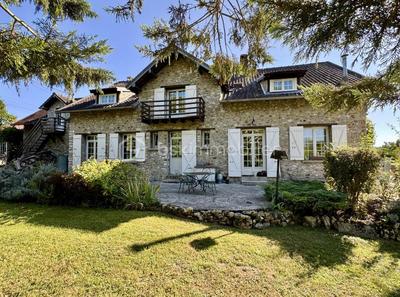 Maison en pierre - 333 m² - 11 pièces