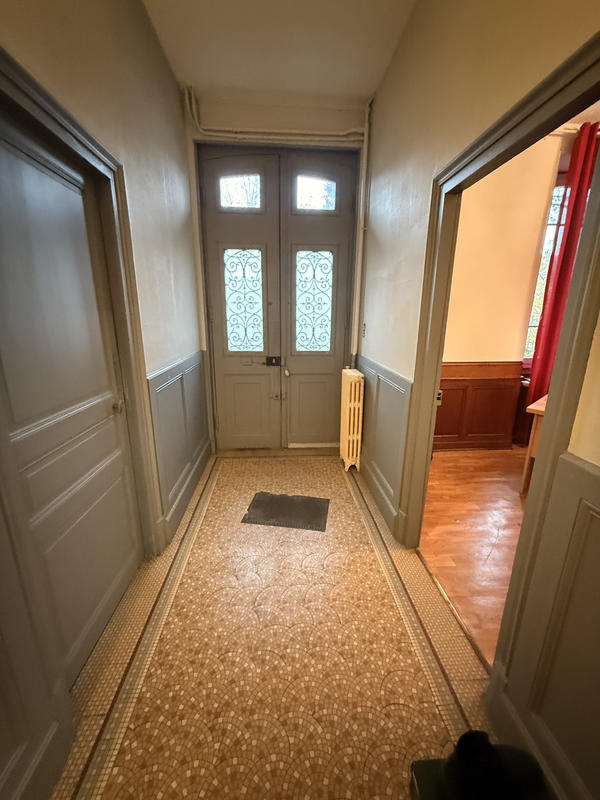 Maison - 239 m² - 9 pièces