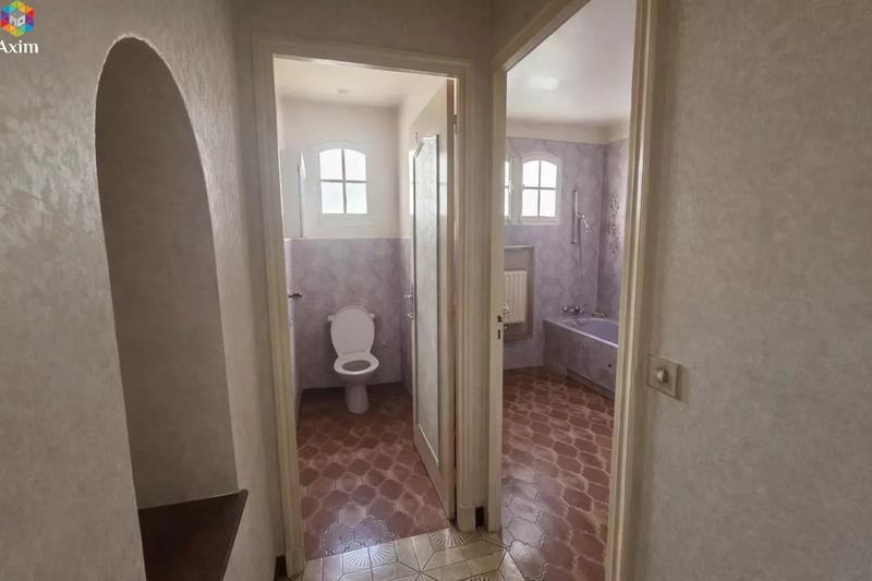 Villa - 218 m² - 8 pièces