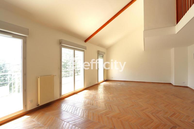 Appartement - 174 m² - 6 pièces