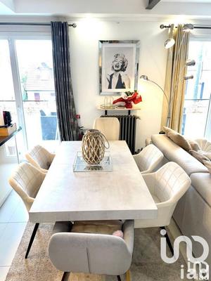 Maison - 300 m² - 10 pièces