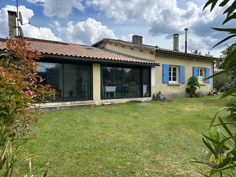 Maison - 138 m² - 6 pièces