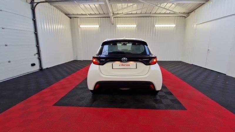 Toyota Yaris Hybride 116h Dynamic Business Beyond Zer