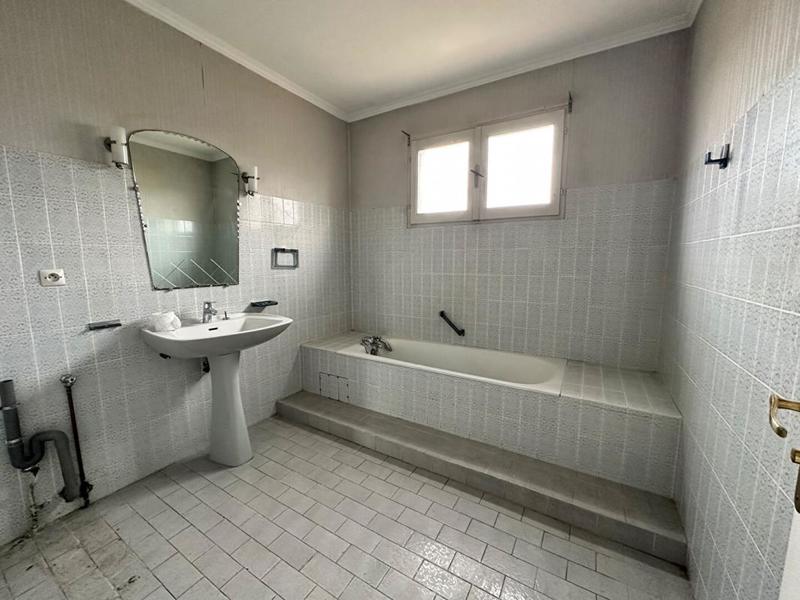 Maison - 198 m² - 7 pièces