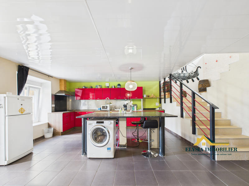 Maison - 259 m² - 9 pièces