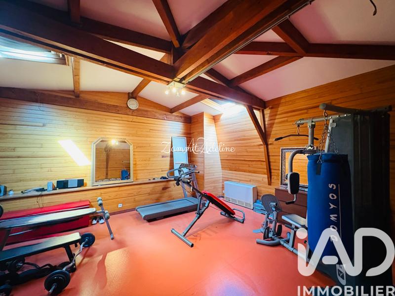 Maison - 227 m² - 8 pièces