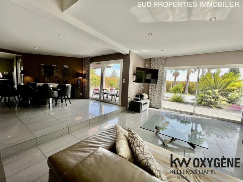 Maison - 218 m² - 7 pièces