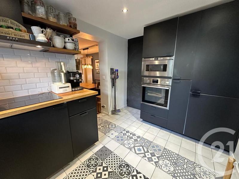 Maison - 107 m² - 6 pièces