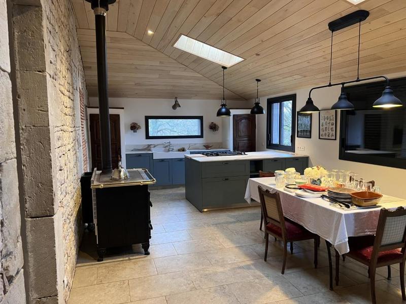 Corps de ferme - 180 m² - 6 pièces