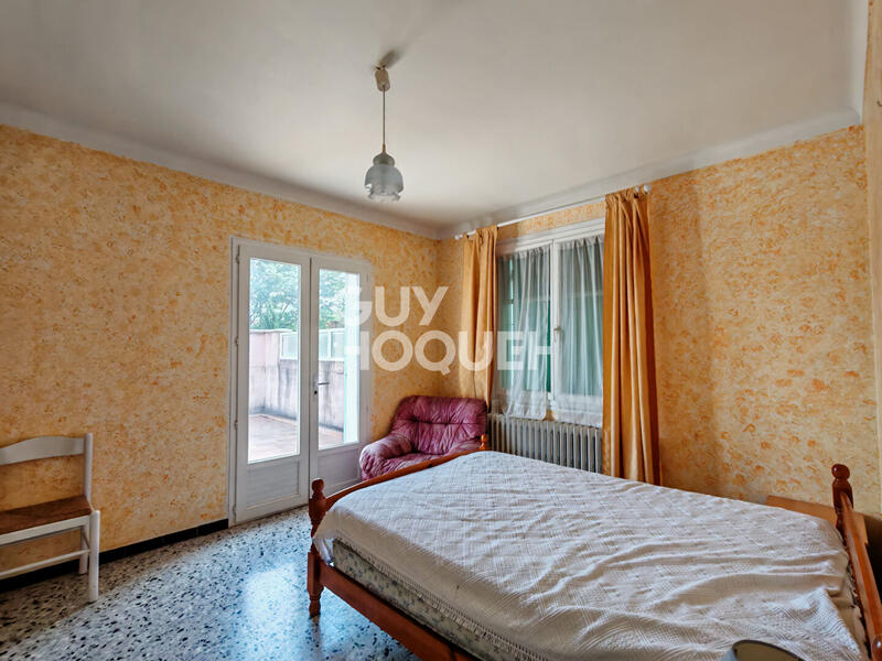 Maison - 220 m² - 5 pièces