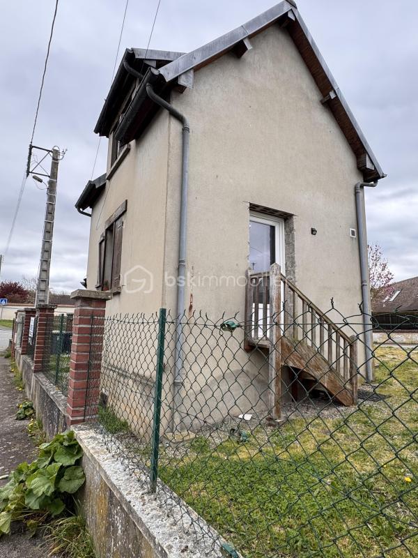 Immeuble - 85 m² - 8 pièces