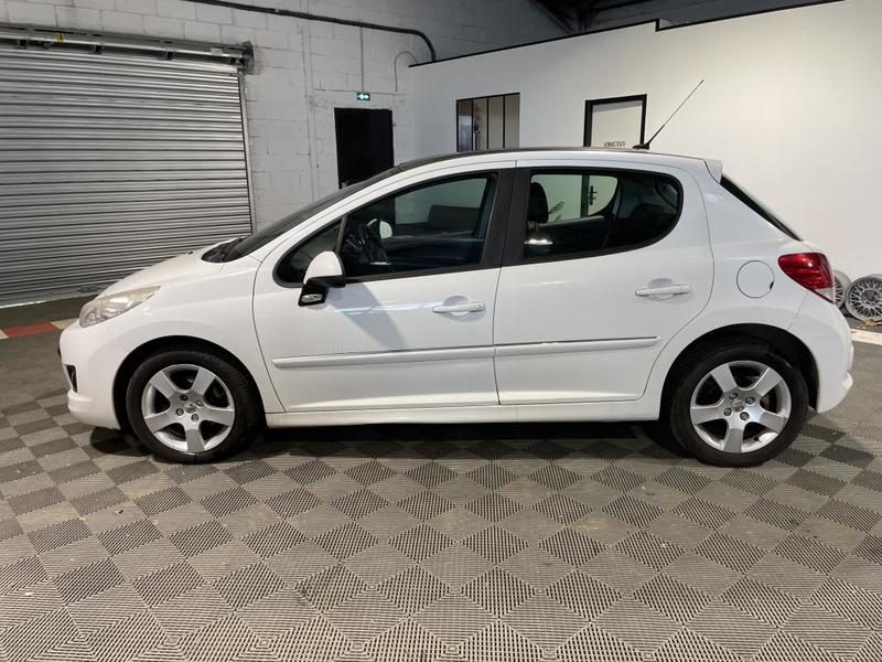 Peugeot 207 1.6 120ch Allure-Boite Auto-Toit Pano-Garantie 6 Mois-