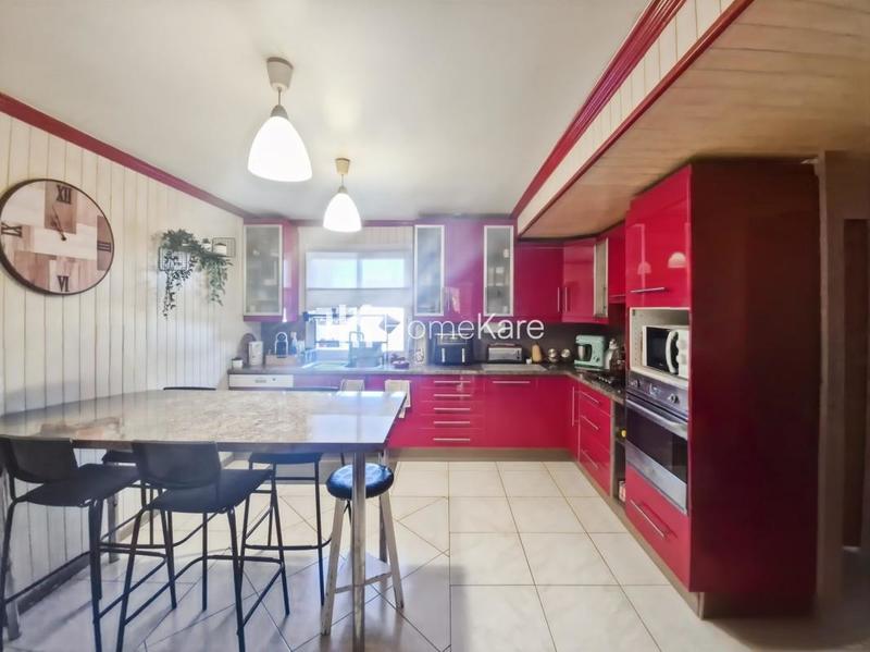 Maison - 190 m² - 8 pièces