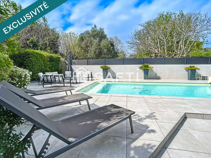 Maison - 241 m² - 10 pièces