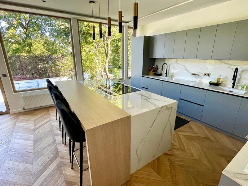 Maison - 209 m² - 7 pièces