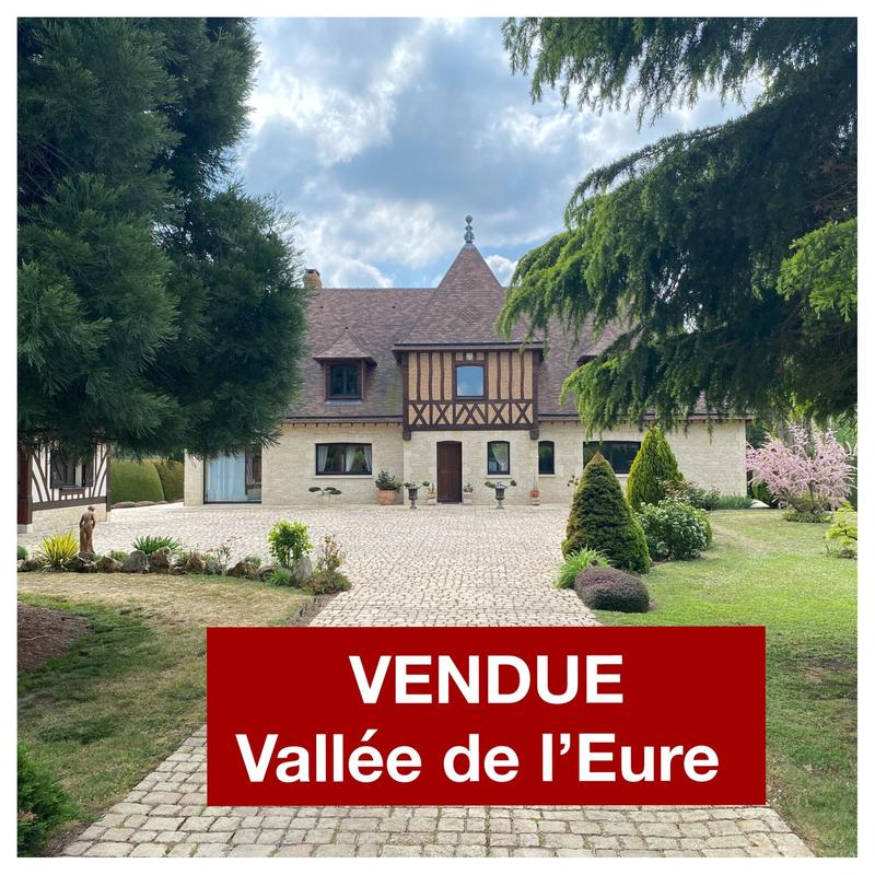 Propriété - 248 m² - 6 pièces